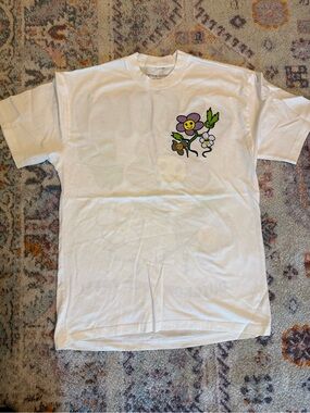 Elevate Clothing Bloom “Outgrow Your Foes” Graphic Tee White Size L